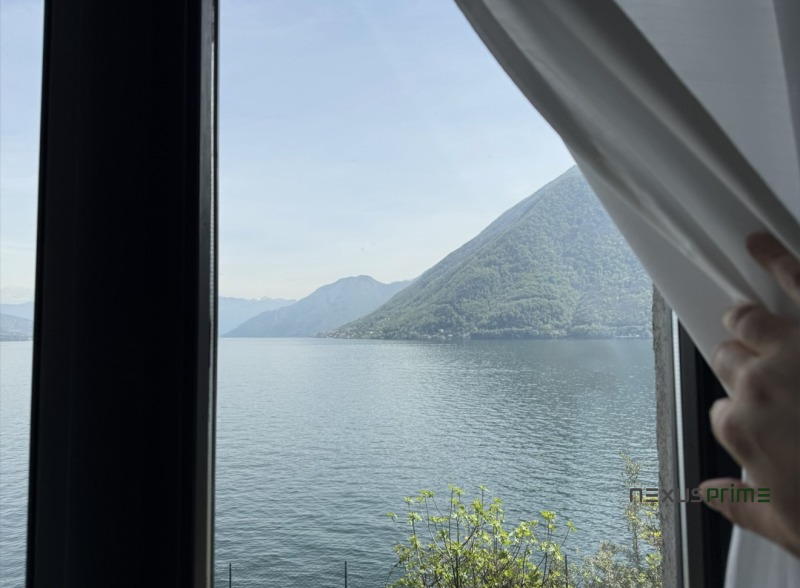 La terrazza con vista panoramica sul lago di  COMO